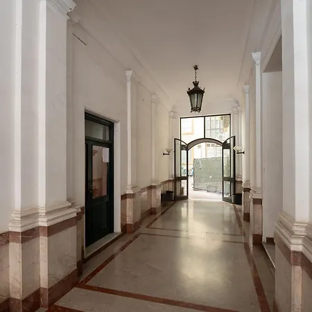 Casa Lucrezio Saint Peter's